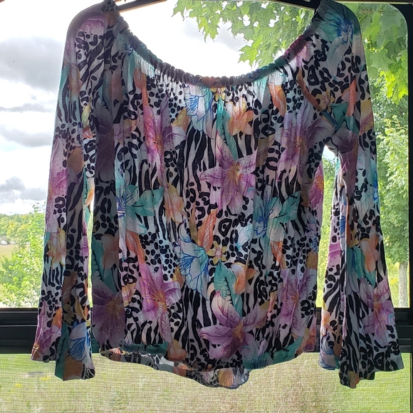 Top - Picture 2 of 8